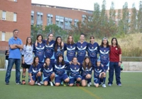 Dinaksa apoya el fútbol femenino en las categorías de Alevín, Infantil y Juvenil.